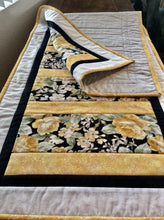 Load image into Gallery viewer, Yellow Roses Table Runner
